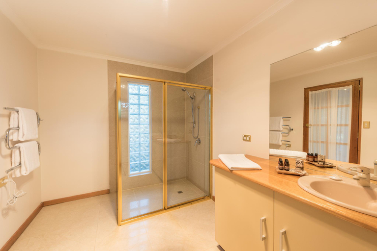 Bathroom, Parnella Accommodation, Kingborough