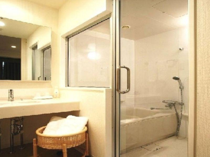 Bathroom 3, J Hotel Rinku, Tokoname