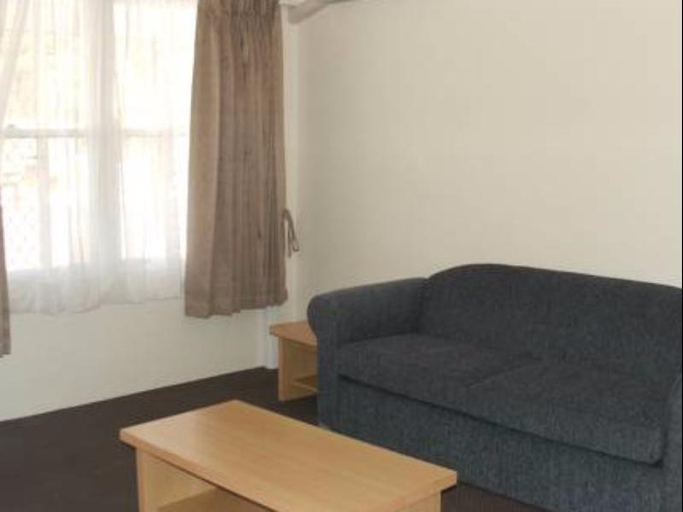 Bedroom 2, Ocean Drive Motel, Bunbury