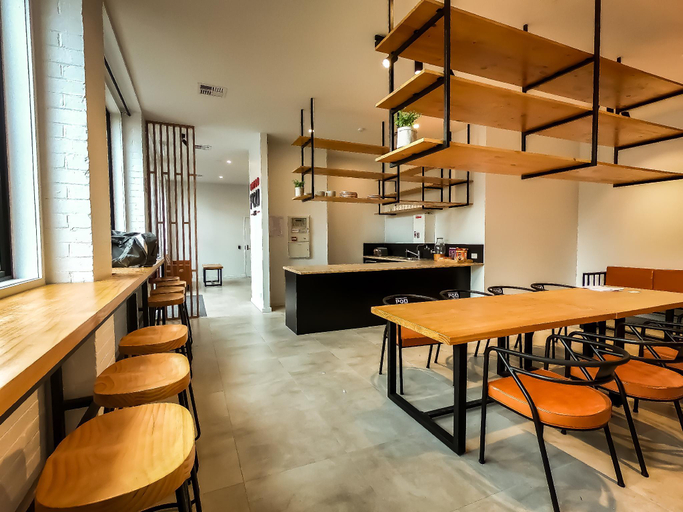 Exterior & Views, Pod Inn, Launceston - Pt B