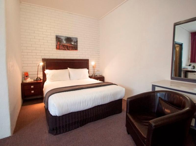 Bedroom 3, Sun Centre Motel, Swan Hill - Central