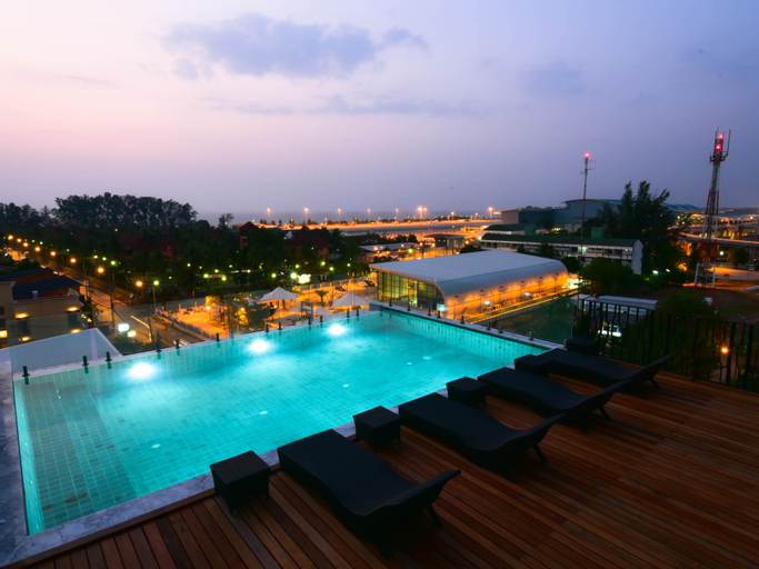 The Sixteenth Naiyang Beach Hotel, Phuket Island