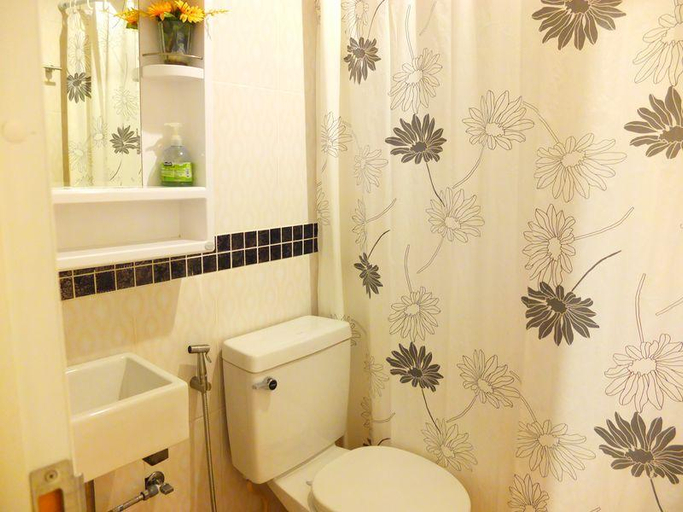 Bathroom 3, Baan Term Fun Saen Suk, Muang Chon Buri