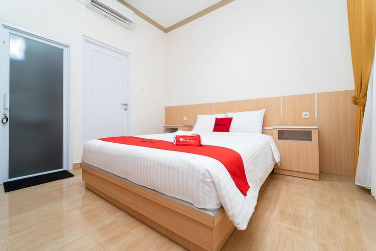 Bedroom, Formerly RedDoorz near Griya Agung Palembang, Palembang