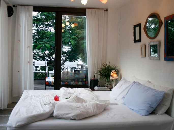 Bedroom 3, Brassiere Beach Hotel, K. Sam Roi Yot