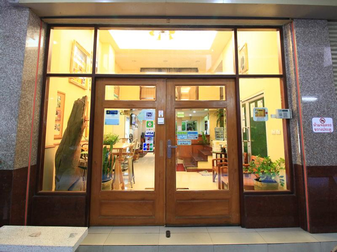 Public Area 4, Sunflower Place, Bang Rak