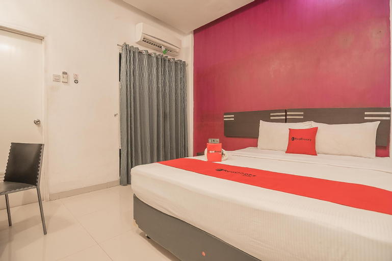 Bedroom 5, RedDoorz Plus near Undip Pleburan, Semarang