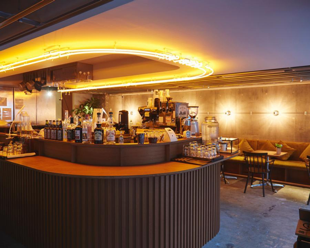 Restaurant & Bar 4, Hotel & Hostel Kikka Tokyo, Chiyoda