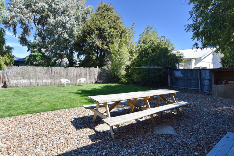 Sport & Beauty 5, Racecourse Villa, Christchurch