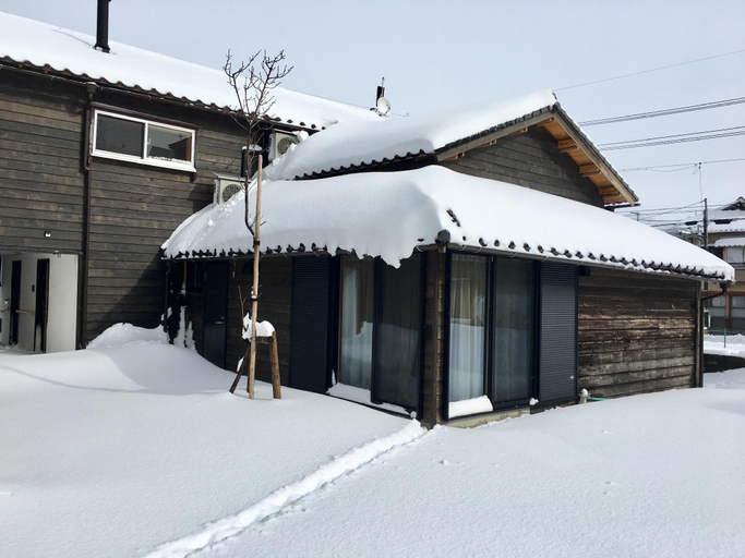 Exterior & Views 1, B B Neagari, Nomi