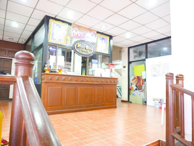 Public Area, Four Sons Village, Phra Nakhon