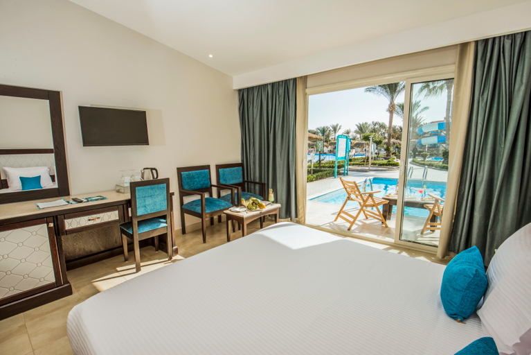 Bedroom 3, SUNRISE Aqua Joy Resort, Al-Ghurdaqah