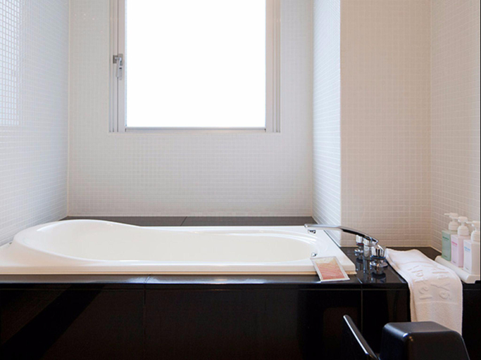 Bathroom 5, 7days Hotel Plus, Kōchi