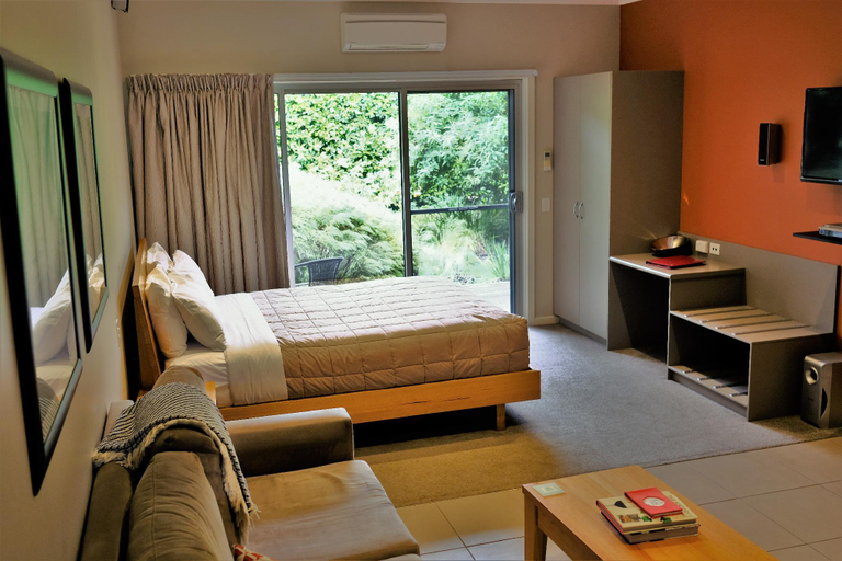 Bedroom, A Must at Coonawarra Apartment, Wattle Range - East