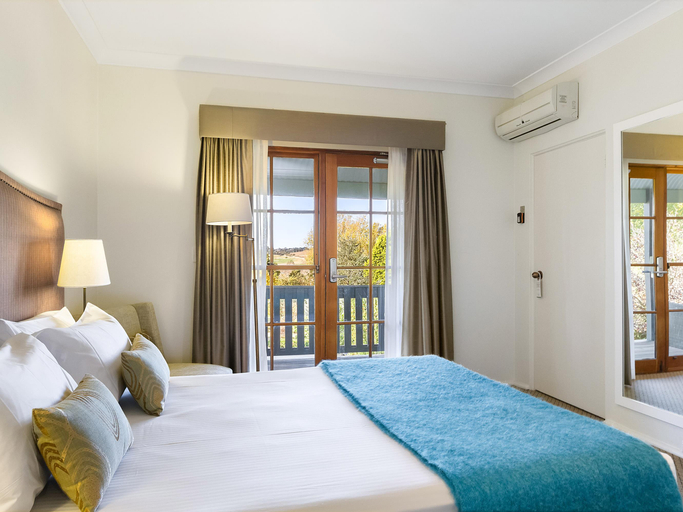 Bedroom 3, Peppers Manor House, Wingecarribee
