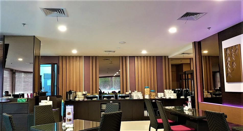 Food & Drinks 4, The Evitel Batam, Batam