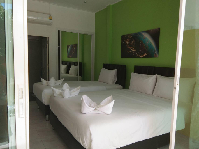 Bedroom 2, Thipburee Resort, Sichon
