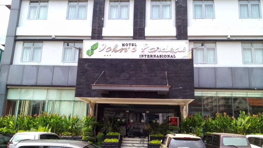 Johns Pardede Internasional Hotel, Central Jakarta