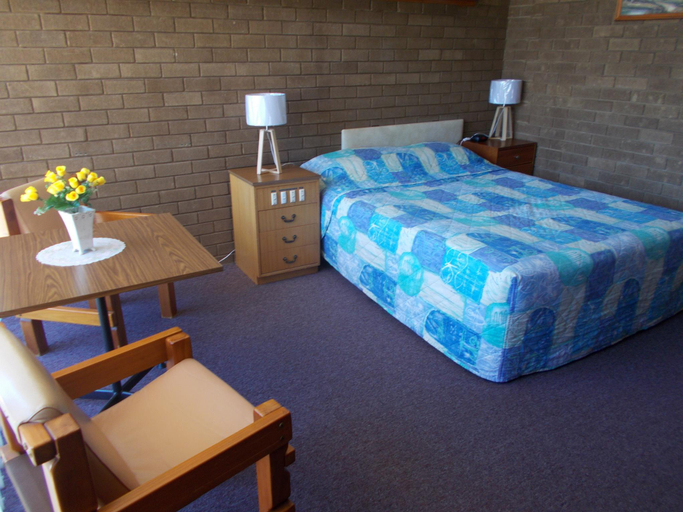 Bedroom 5, Corowa Gateway Motel, Corowa