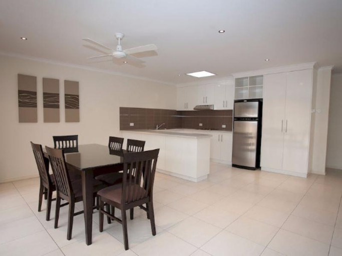 Dining Room 4, Echuca Moama Holiday Villas, Murray