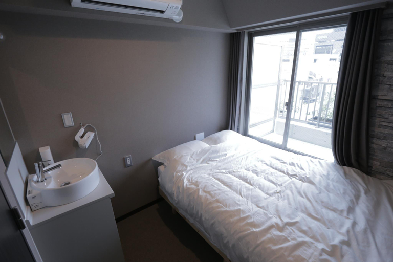 Bedroom 3, Uno Ueno, Taitō