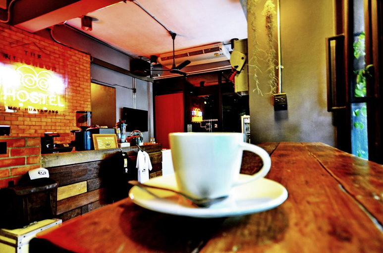 Food & Drinks, The neighbor hoot hostel & cafe, Huai Kwang