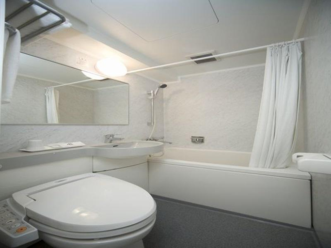 Bathroom 4, Nesthotel alt. Meguro Station, Meguro