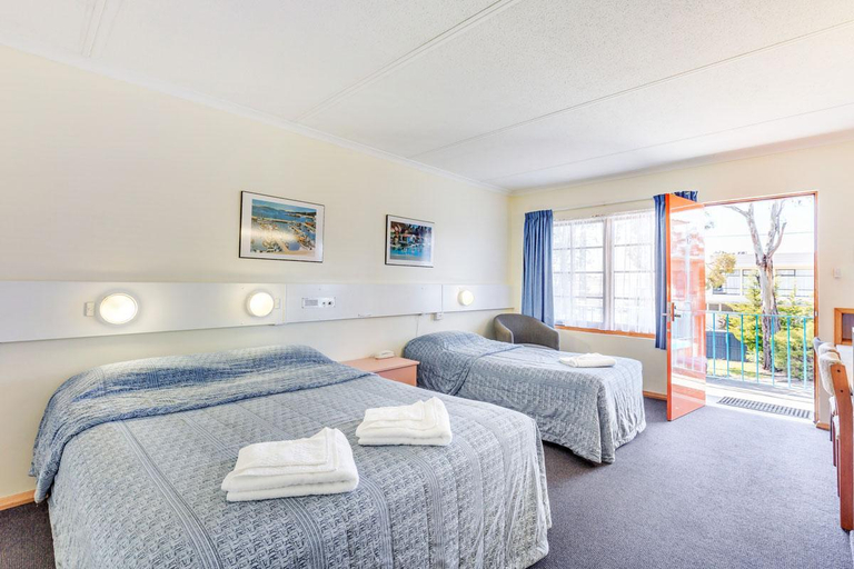 Others 5, Martin Cash Motel, Glenorchy