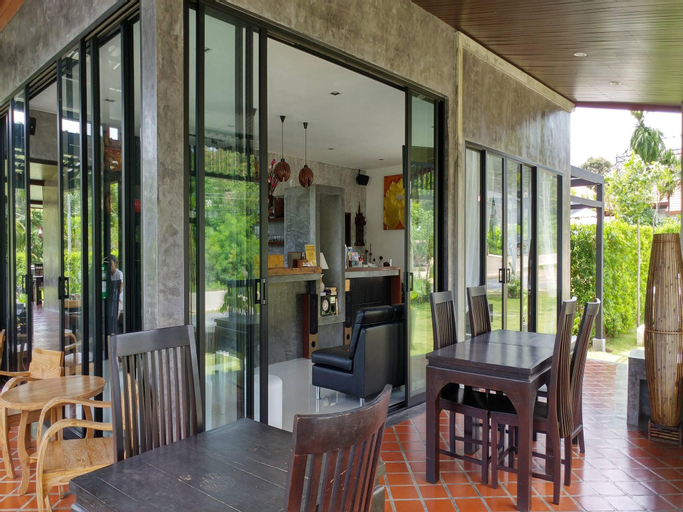 Food & Drinks 5, Arthaya Villas, Ko Lanta