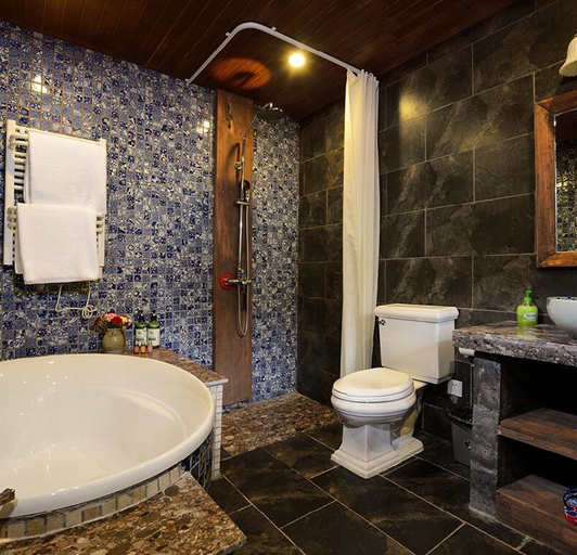 Bathroom, Blossom Hill Inn - Aromaland, Lijiang