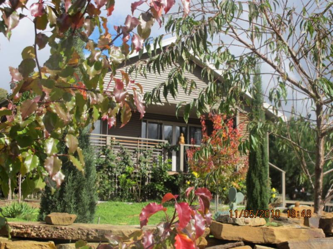 Exterior & Views 2, Blue Cliffs Retreat Hotel, Hepburn - East