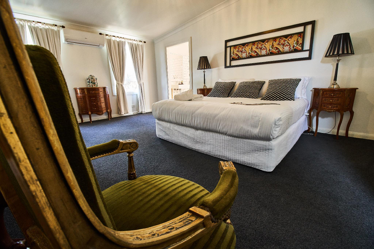 Bedroom 2, The Bronte Boutique Hotel, Maitland