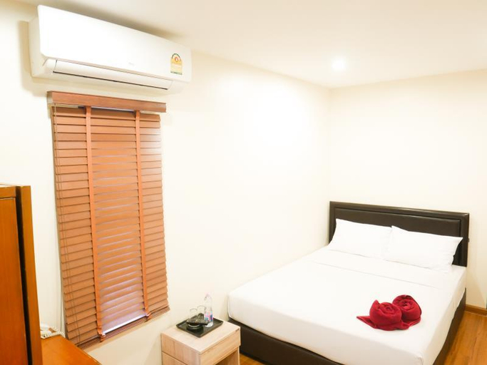 Bedroom, Four Sons Village, Phra Nakhon
