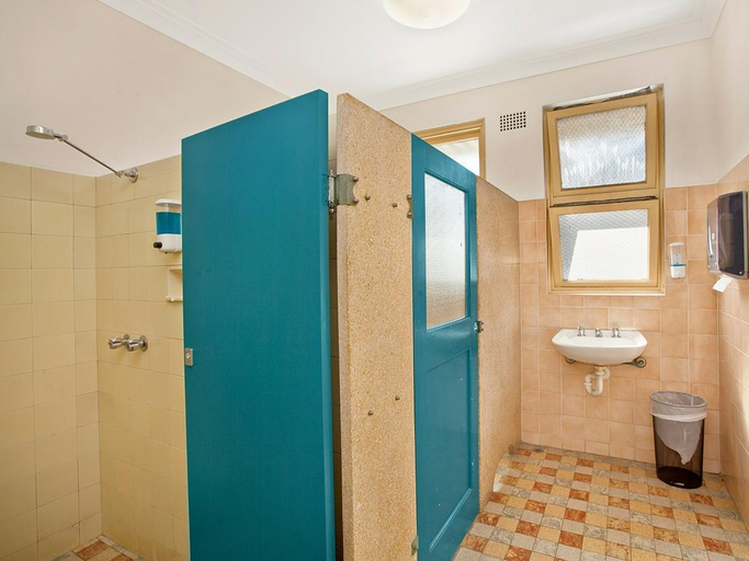 Bathroom 4, Hotel Jesmond, Newcastle - Outer West