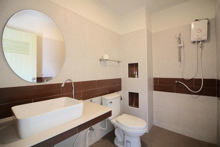 Bathroom 4, Green Apple Villa, Sattahip