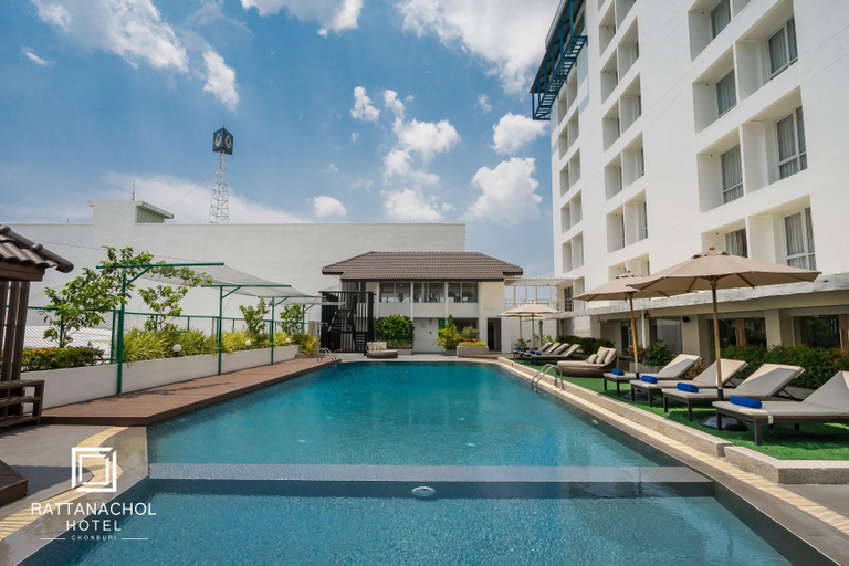 Sport & Beauty 2, Rattanachol Hotel, Muang Chon Buri