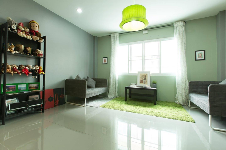 Public Area 2, White Monkey Guesthouse, Muang Phetchaburi