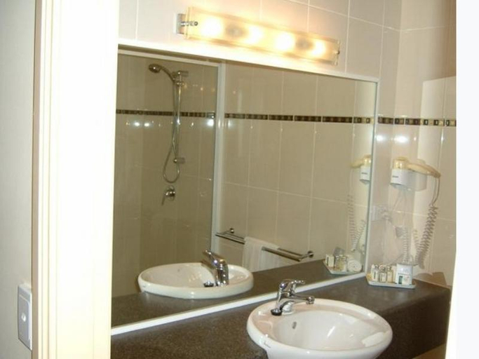 Bathroom 4, Armidale Pines Motel, Armidale Dumaresq