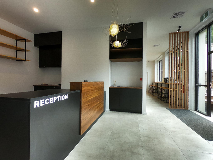 Public Area 3, Pod Inn, Launceston - Pt B