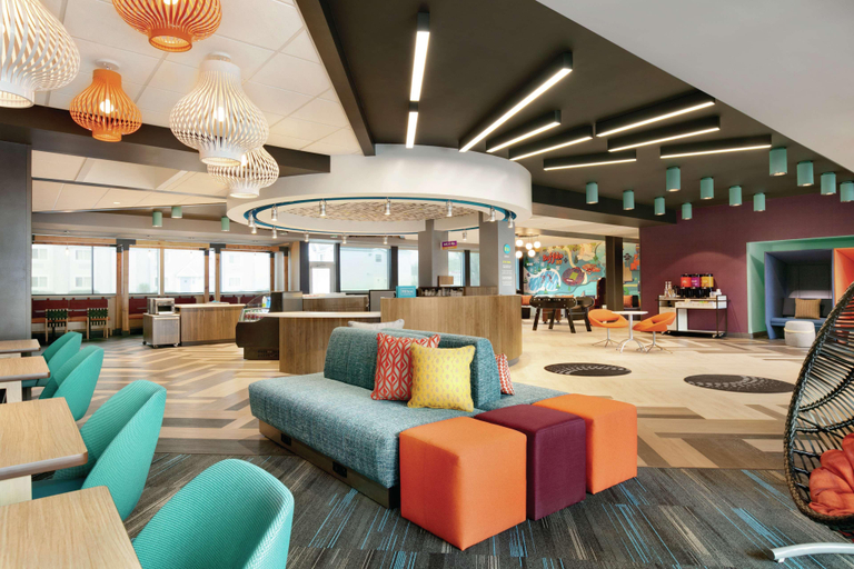 Public Area 3, Tru by Hilton Williamsville Buffalo Airport, Erie