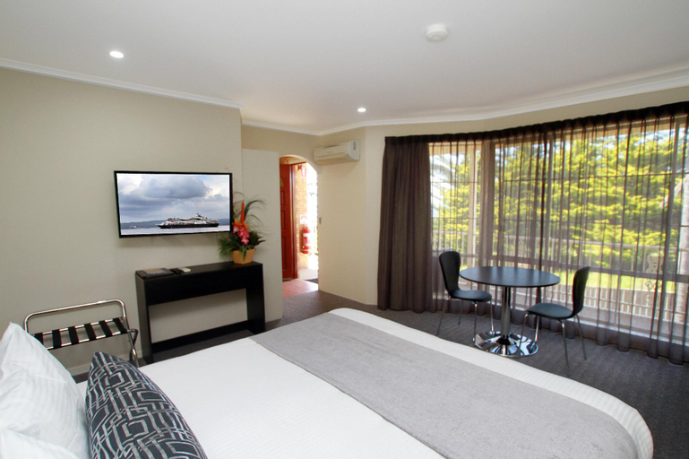 Bedroom 4, Twofold Bay Motor Inn, Bega Valley