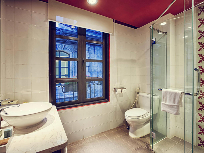 Bathroom 5