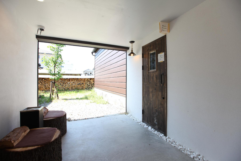 Public Area 2, B B Neagari, Nomi