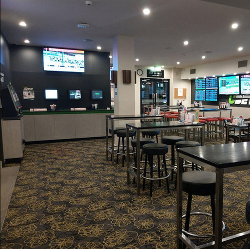 Food & Drinks, Palm Beach Hotel, Gold Coast