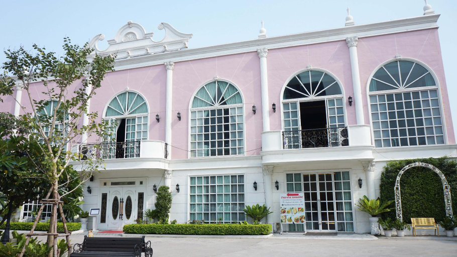 Exterior & Views 2, Westgate Residence Hotel, Bang Yai
