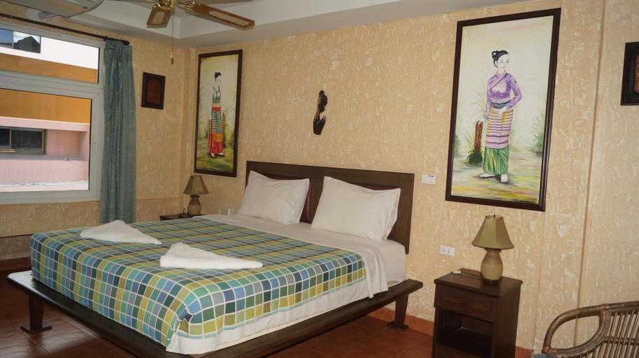 Bedroom 2, Queen Victoria Inn., Pattaya
