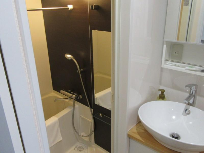Bathroom 5, Mr. KINJO in UCHIDOMARI, Ginowan