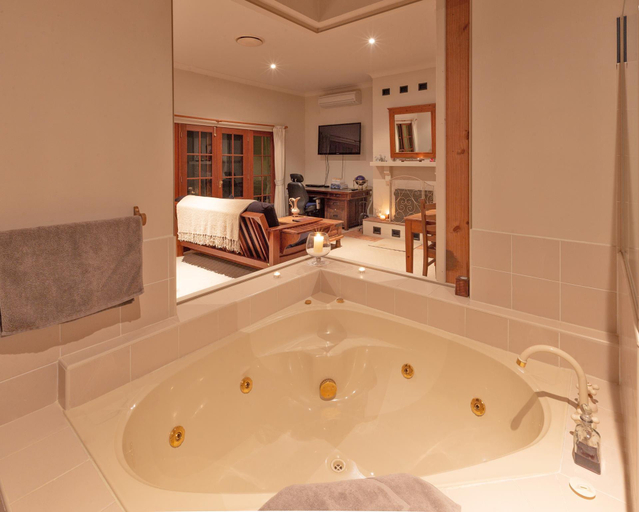 Bathroom, Strathearn Park Lodge, Upper Hunter Shire