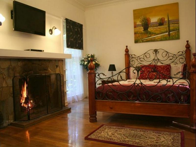 Public Area, Tudor Cottages, Yarra Ranges - Dandenongs