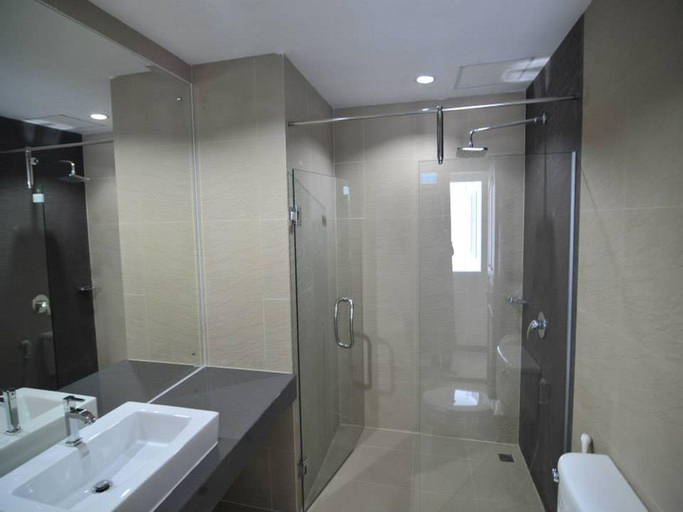 Bathroom 5, White Inn Nongkhai Hotel, Muang Nong Khai
